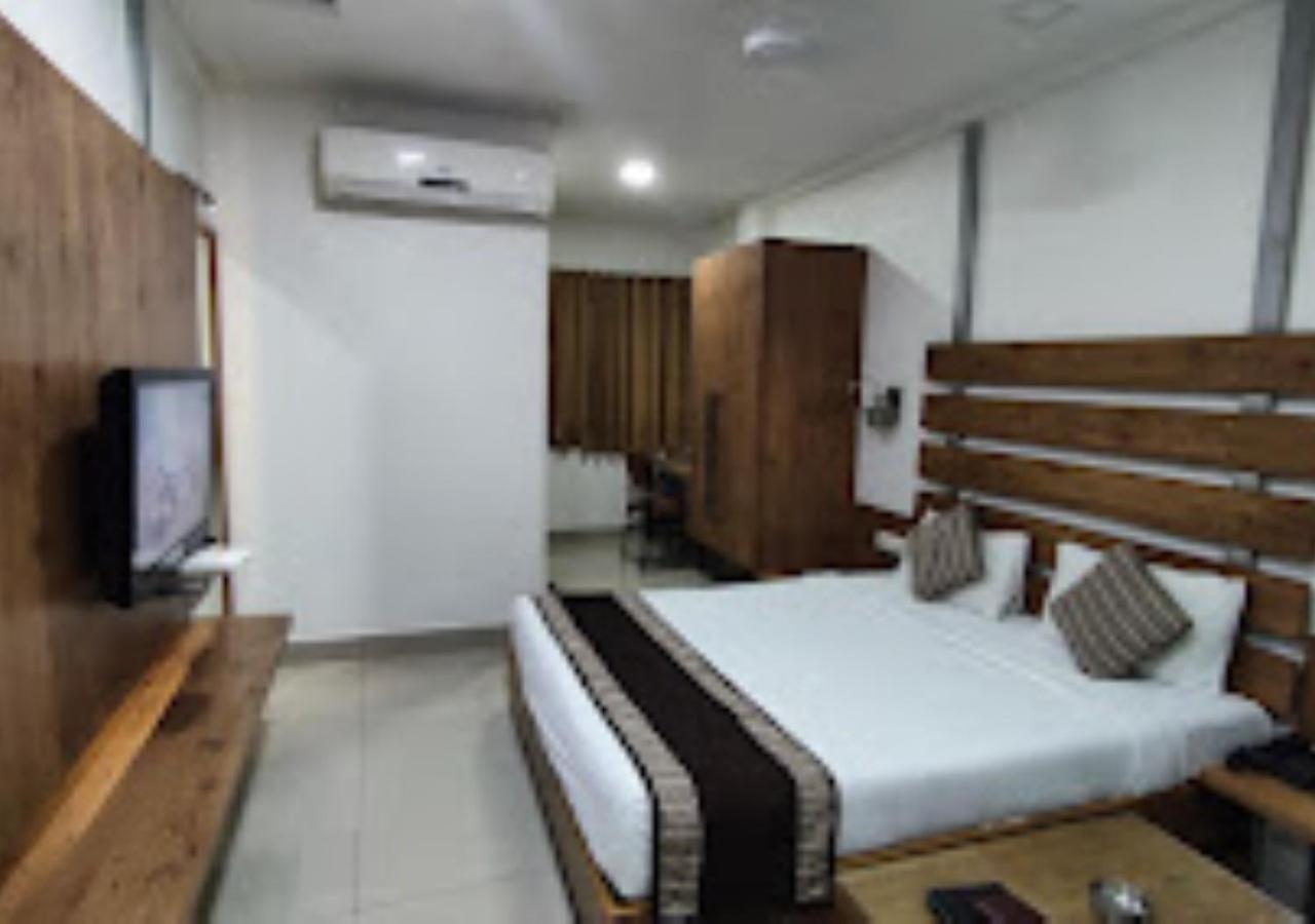 Hotel Siddharth Premiere Chandrapur Eksteriør bilde